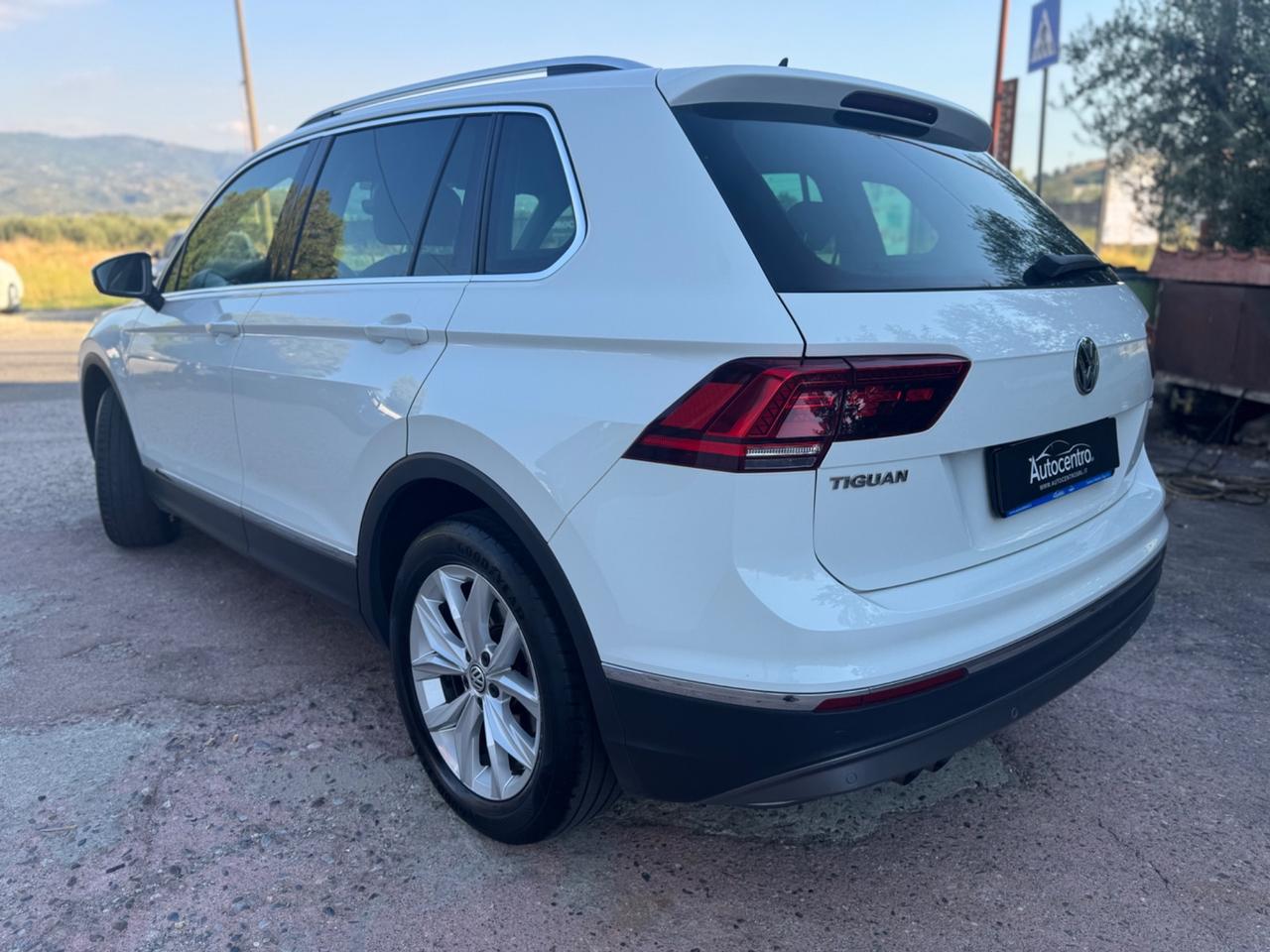 Volkswagen Tiguan 2.0 TDI SCR DSG 4MOTION Business BMT
