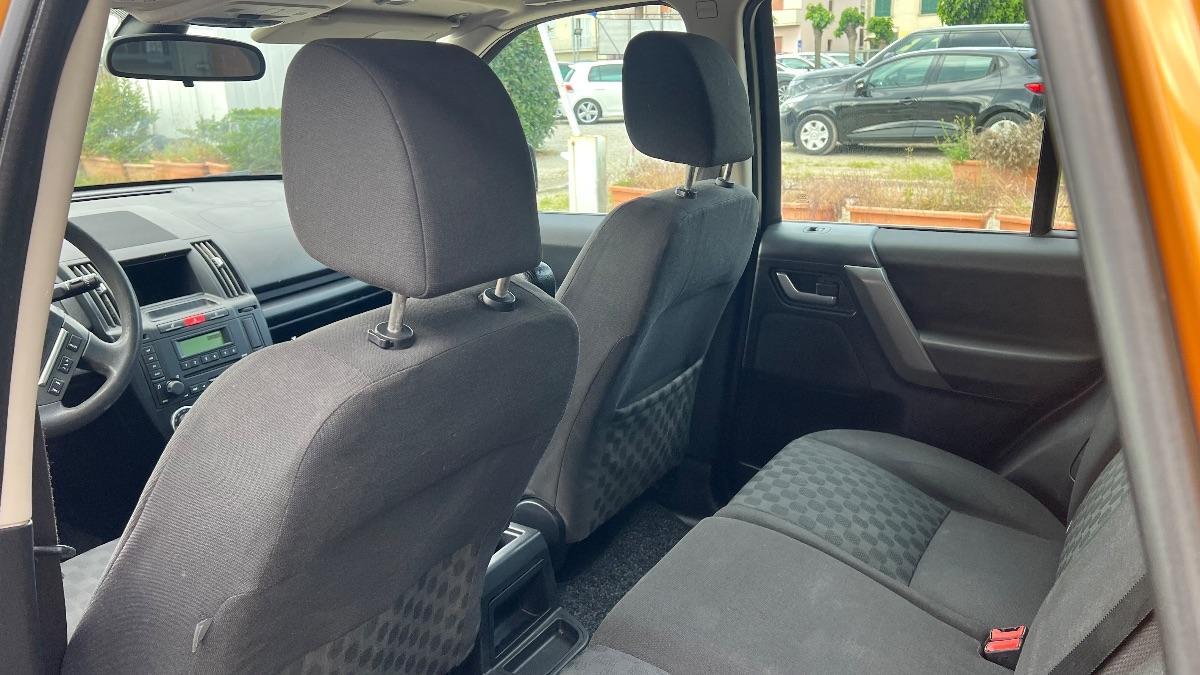 LAND ROVER - Freelander 2.2 td4 SE