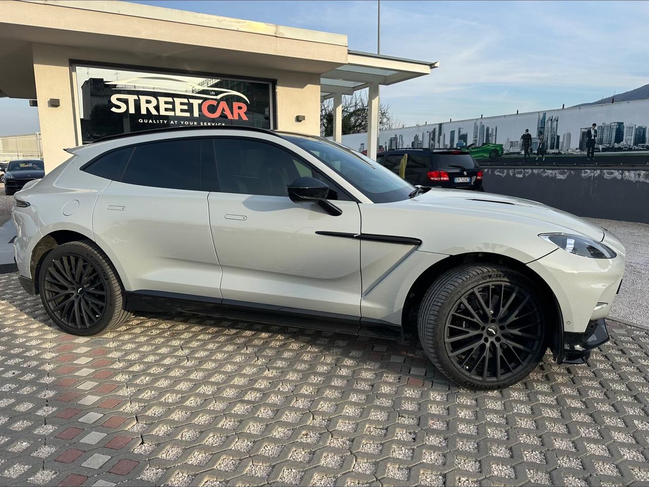 Aston Martin DBX DBX707