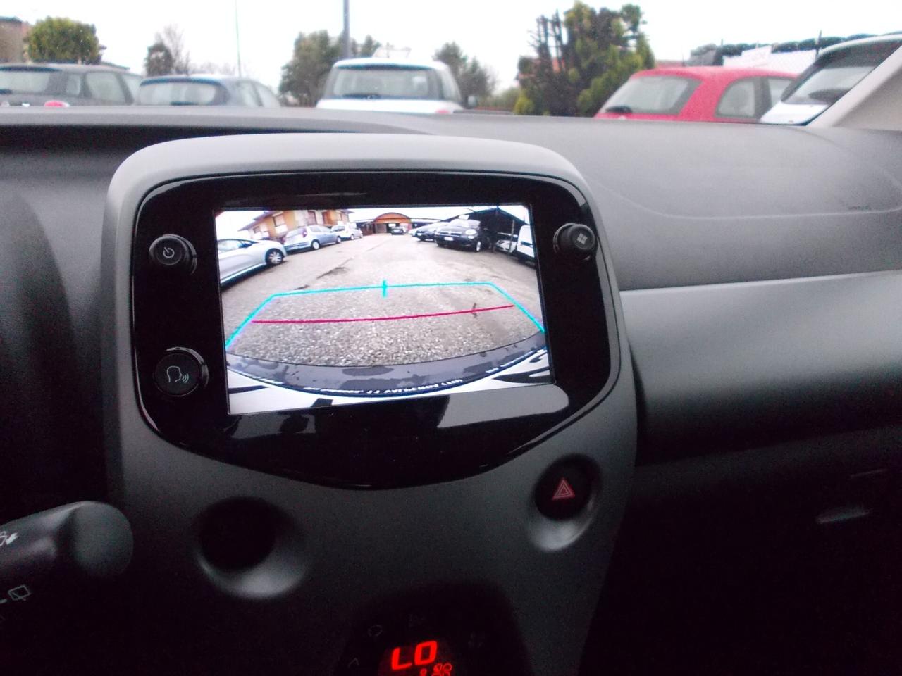 Aygo Connect 1.0- 5p. x-play-km26241