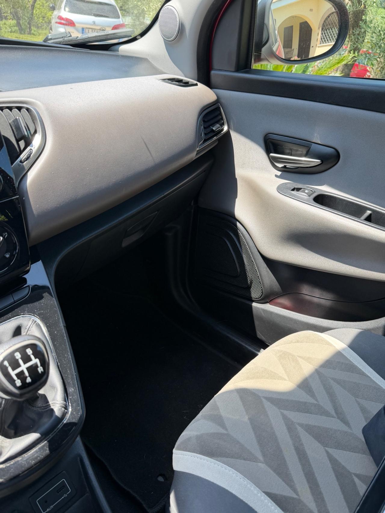 Lancia Ypsilon 1.2 69 CV 5 porte GPL Ecochic Unyca