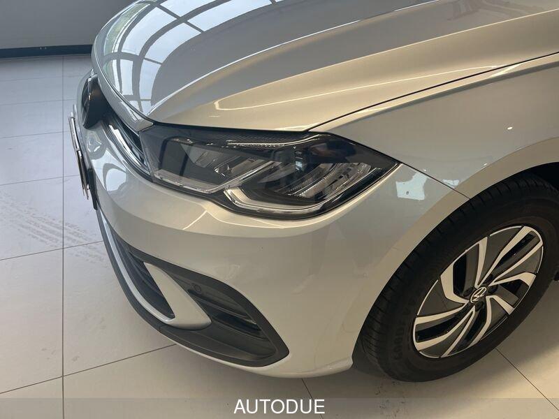 Volkswagen Polo VI 2022 1.0 tsi Life 95cv dsg