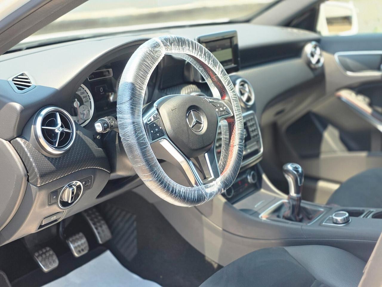 MERCEDES CLASSE A180 PREMIUM AMG 130MILA KM - 2014