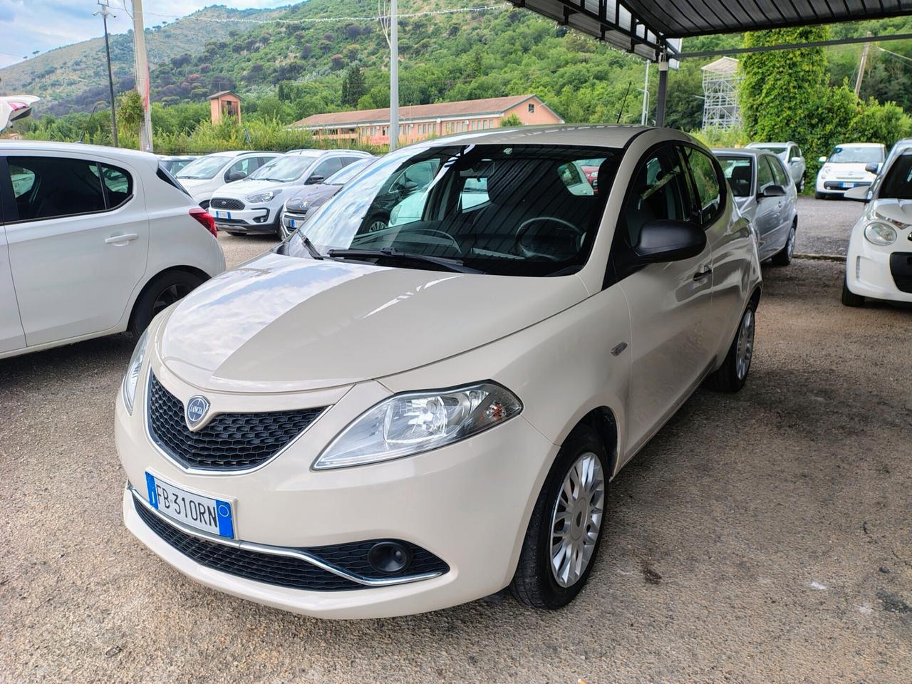 Lancia Ypsilon 1.2 69 CV 5 porte Platinum
