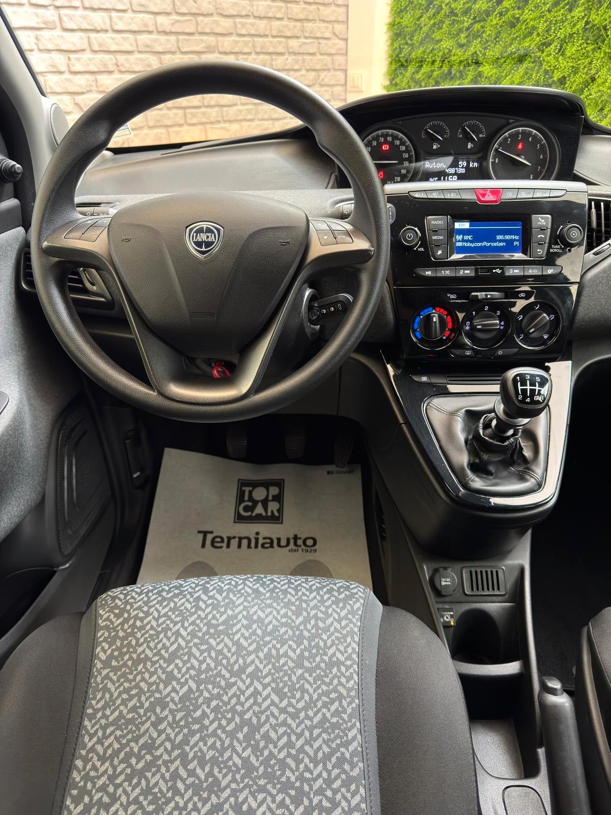 Lancia Ypsilon 1.0 FireFly 5 porte S&S Hybrid Ecochic Silver