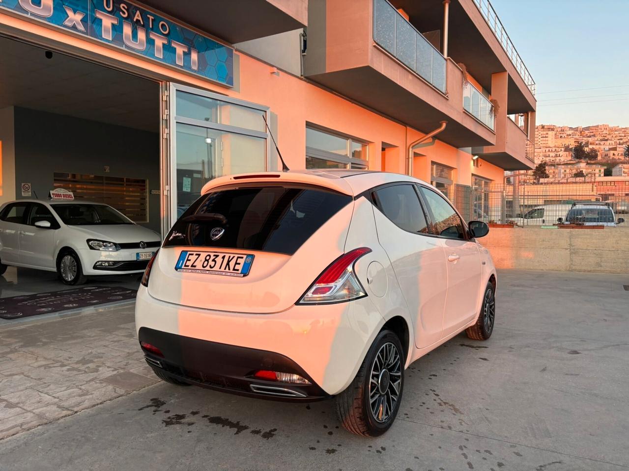 Lancia Ypsilon 1.2 69 CV 5 porte GPL Ecochic S Momodesign