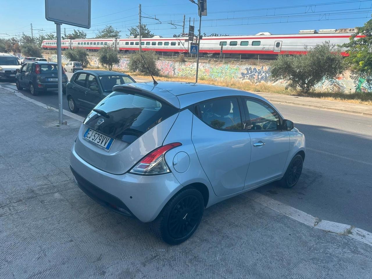 Lancia Ypsilon 1.2 69 CV Silver GPL