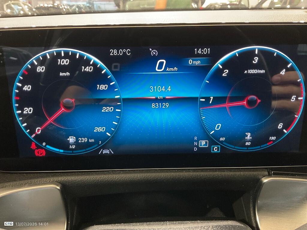 MERCEDES-BENZ GLB 180D 115CV AUTOMATIC BUSINESS SOLUTION ( FARI LED - TETTO APRIBILE - CRUISE - NAVI PREMIUM - PARK ASSIST )