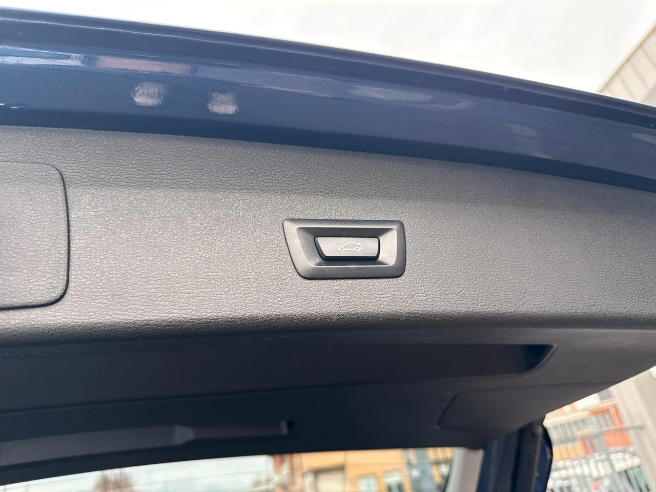 BMW X1 xLine Plus sdrive18d / SERVICE IN BMW