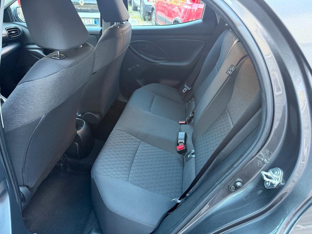 Toyota Yaris 1.0 5 porte Active