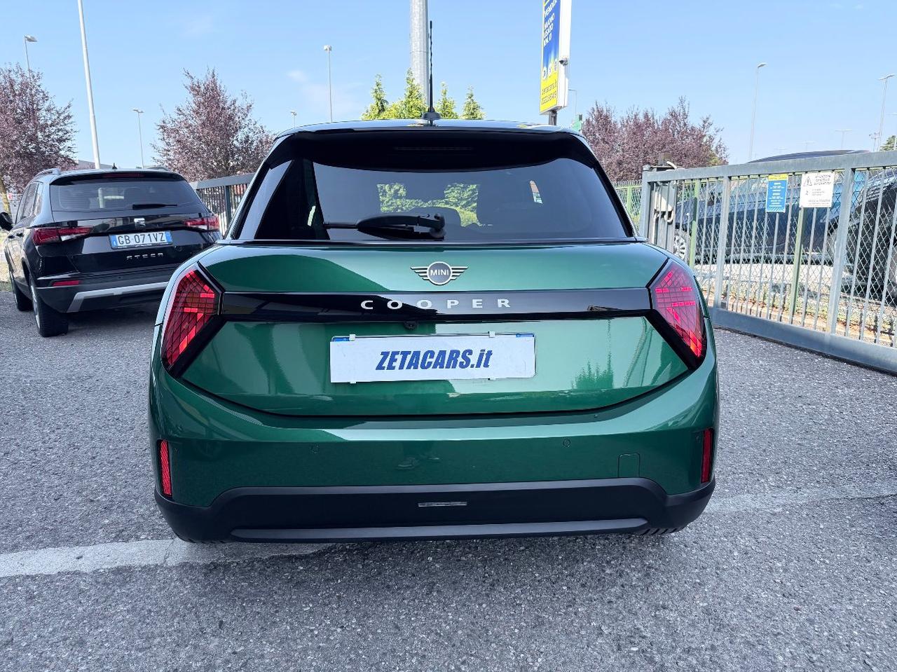 Mini Cooper 5 Porte C Favoured 1.5 Auto Favoured