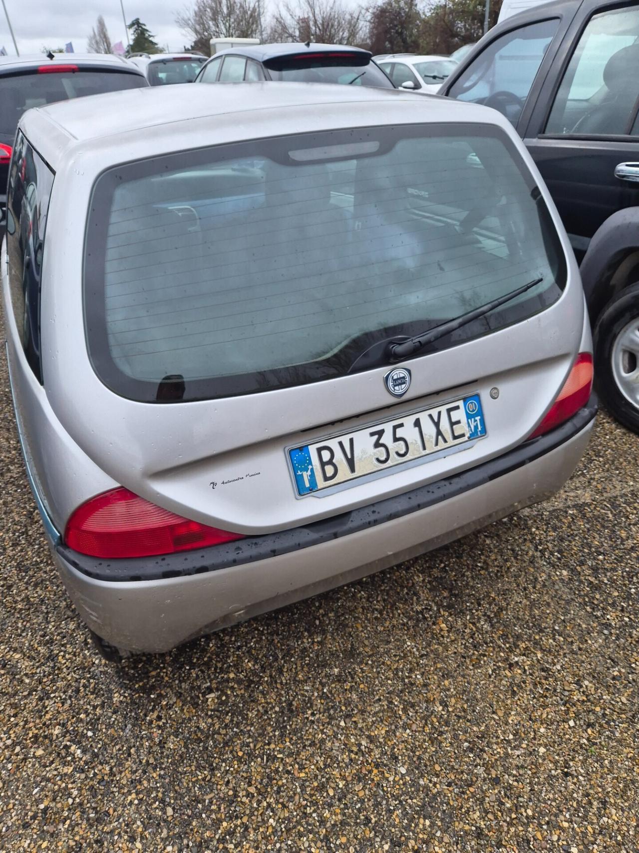 Lancia Y 1.2i 16V cat LX