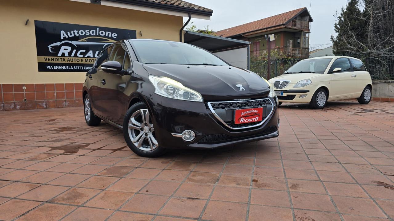 Peugeot 208 1.6 e-HDi 92 CV Stop&Start 5 porte Allure