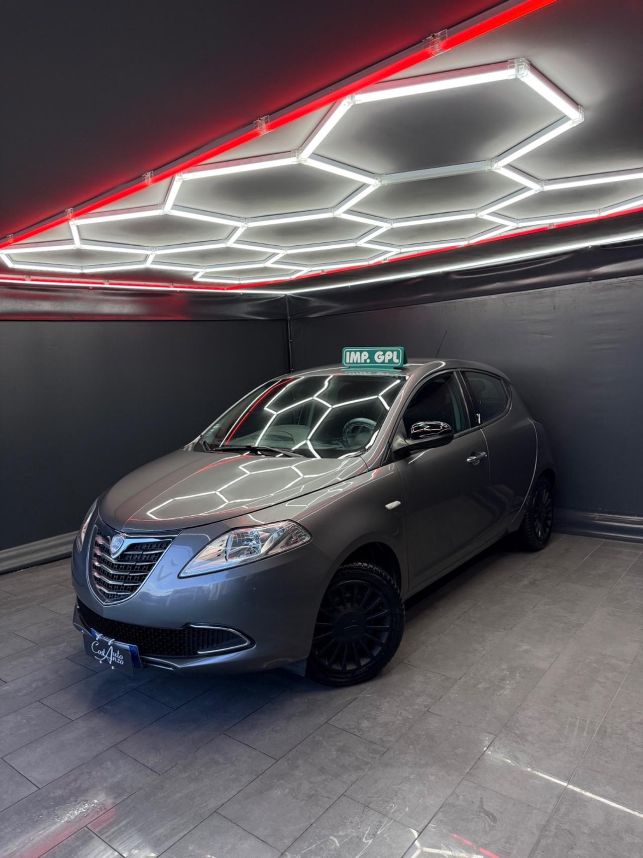Lancia Ypsilon 1.2 GPL Ecochic Silver 2013