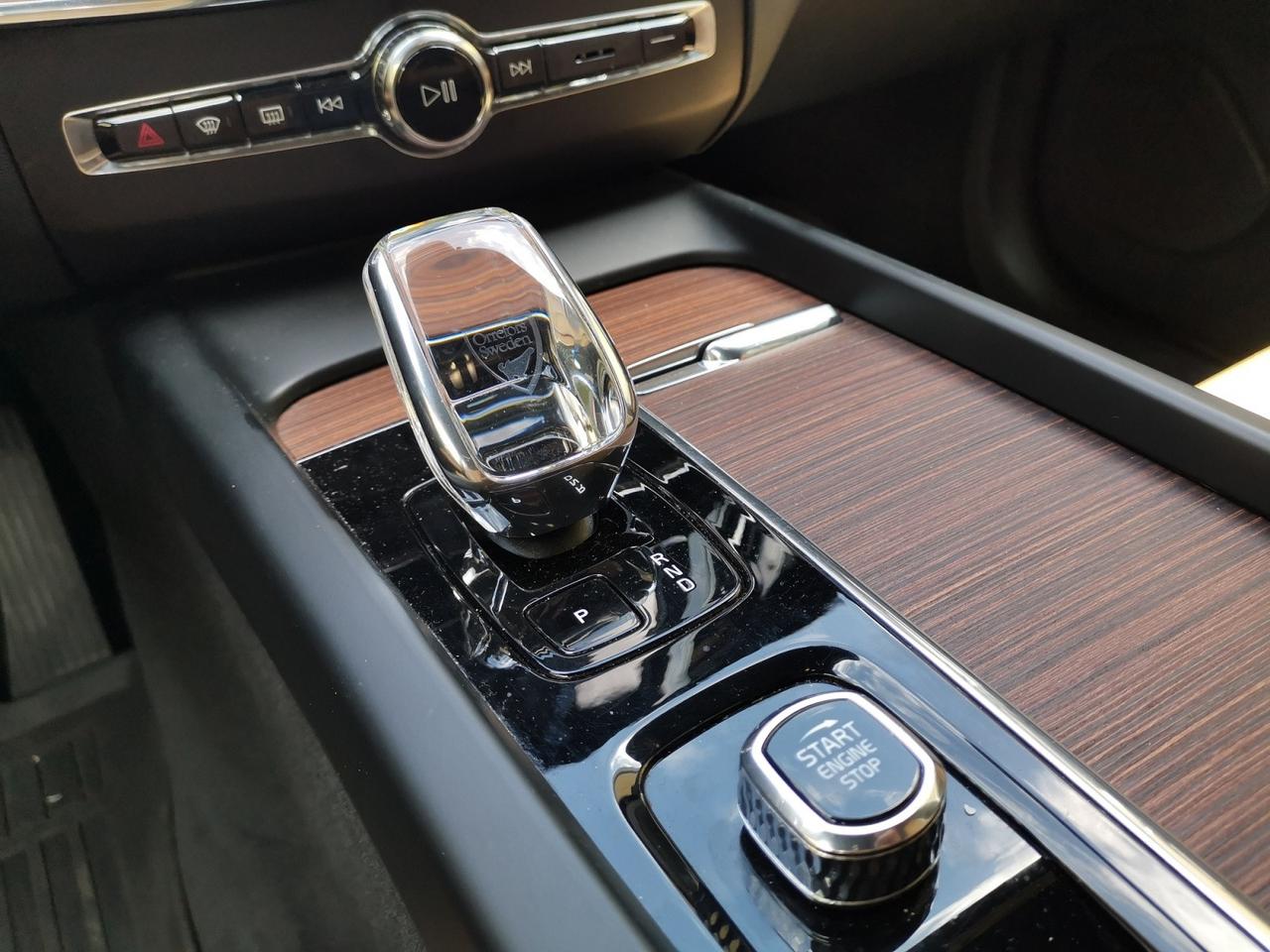 VOLVO XC60 II - XC60 N1 2.0 B4 d Ultimate Dark awd auto