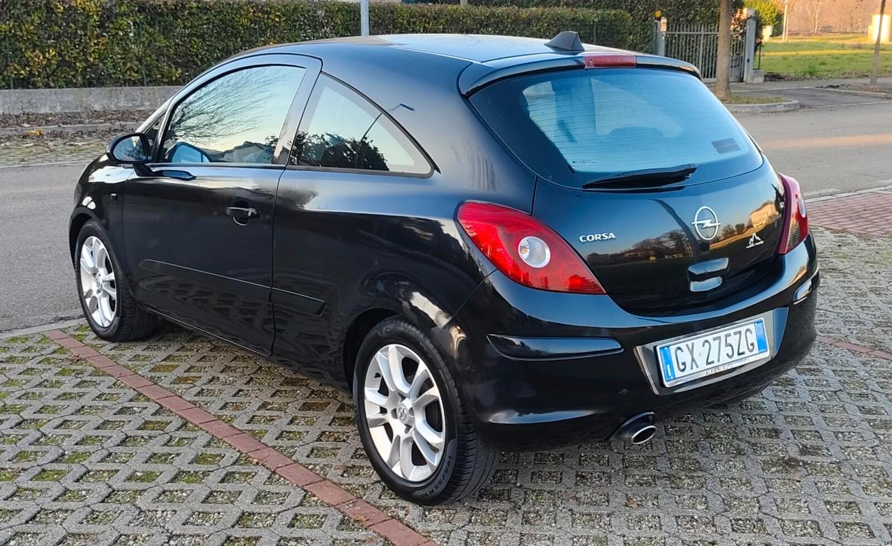 Opel Corsa 1.2 3 porte Sport