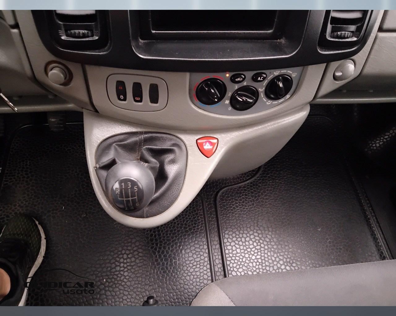 RENAULT Trafic II 27 2006 - trafic T27 2.0 dci 90cv L1H1