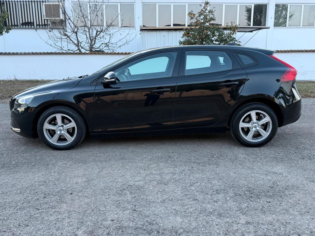 VOLVO V40 2.0 BERLINA DIESEL D2 EURO6B