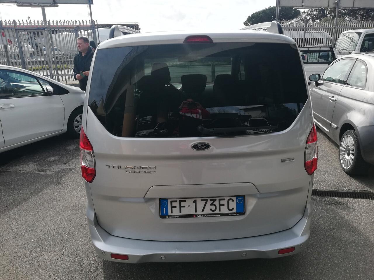 Ford Tourneo Courier 1.0 EcoBoost 100 CV Titanium