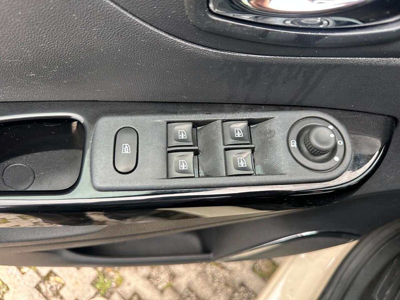 Renault Captur dCi 8V 90 CV EDC Start&Stop Energy Hypnotic-06/2016