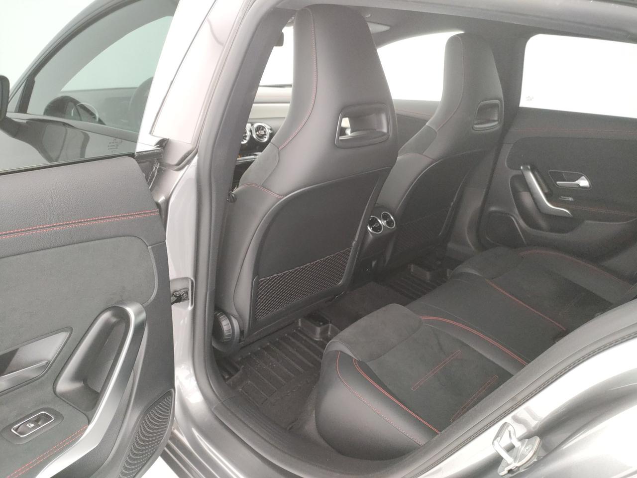 Mercedes-Benz CLA Shooting Brake 200 d Premium 4matic auto