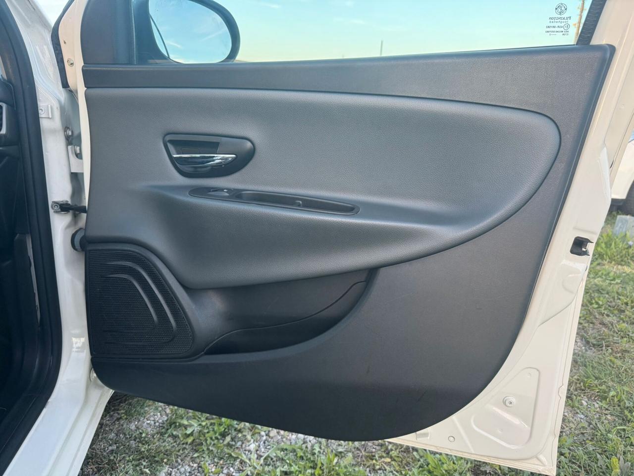 Lancia Ypsilon 1.2 SOLO 114.000 KM NEOPATENTATI