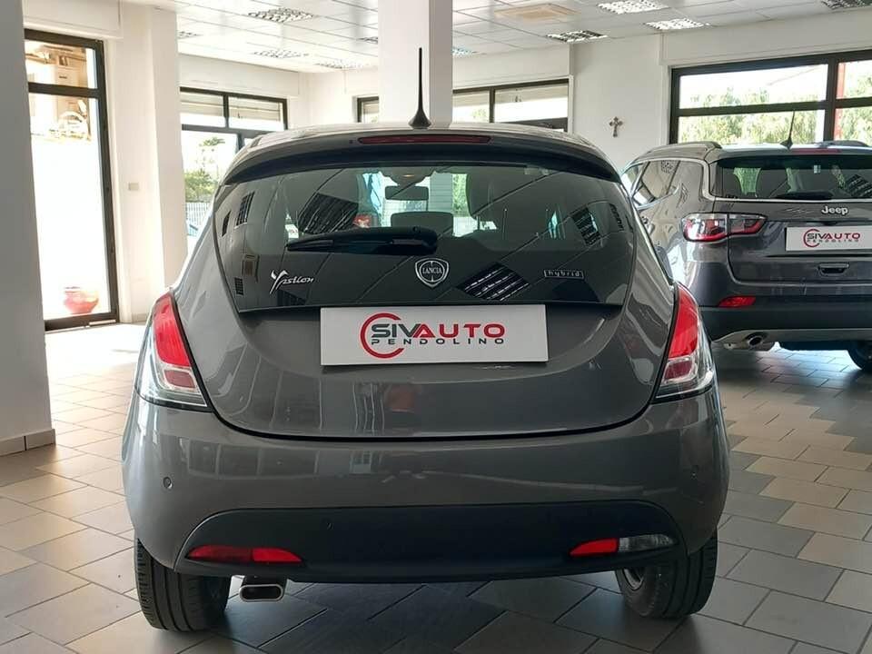 Lancia Ypsilon 1.0 FireFly 5 porte S&S Hybryd Gold