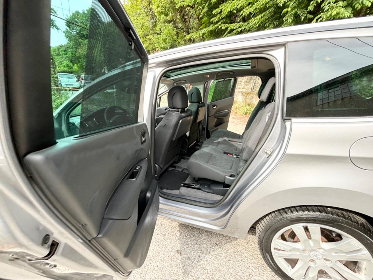 Peugeot 5008 2.0 HDi 150CV Allure