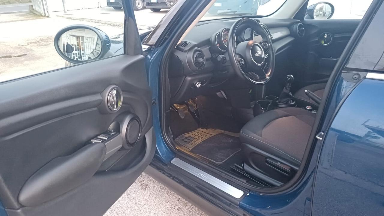 Mini COOPER D 1.5 2017 FULL OPTIONAL SOLO 49MILA KM LED F56