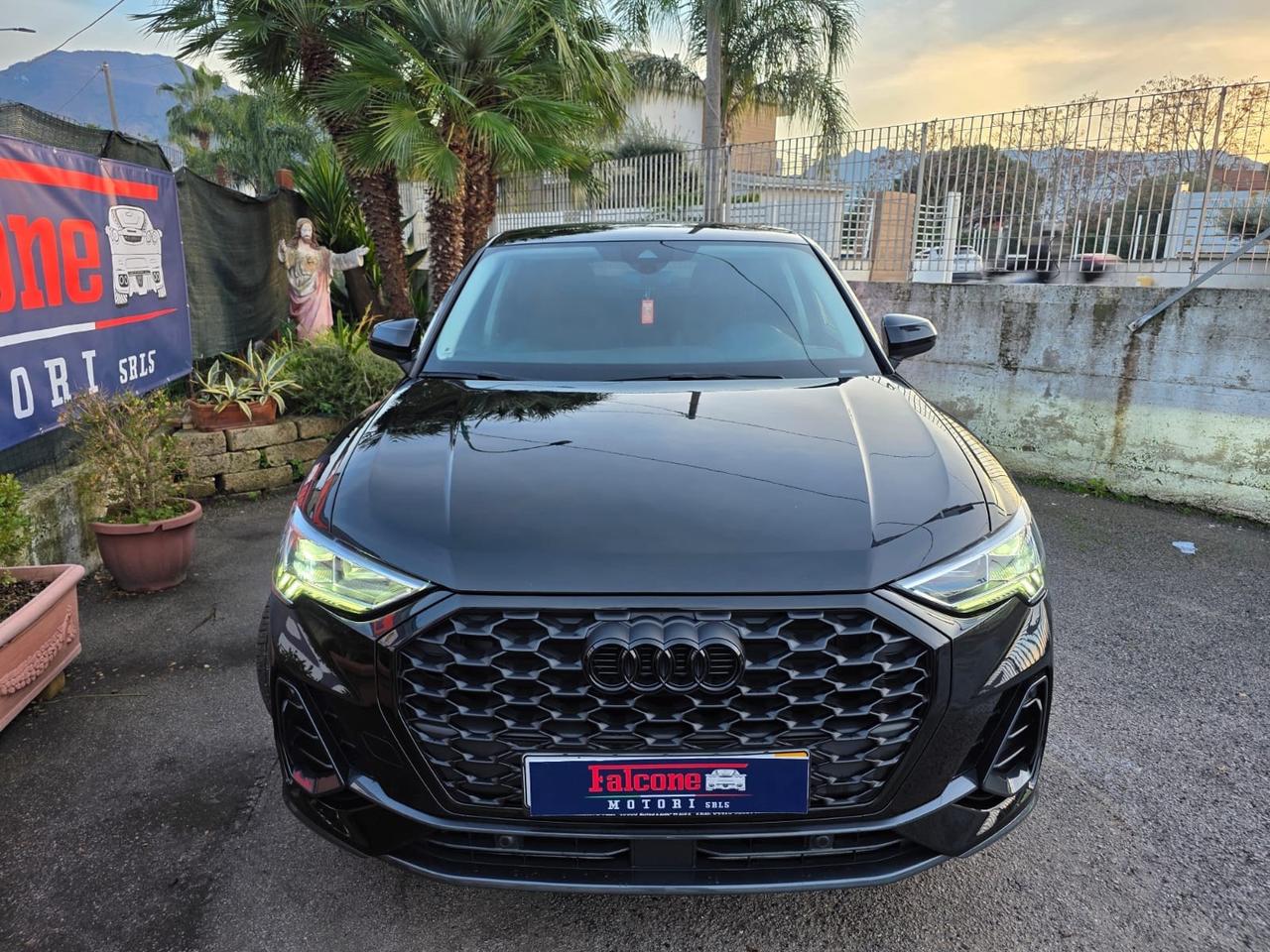 Audi Q3 35 TDI S tronic Identity Black