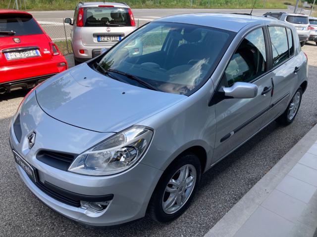 RENAULT Clio 1.4 16V 5 porte Dynamique NEOPATENTATI