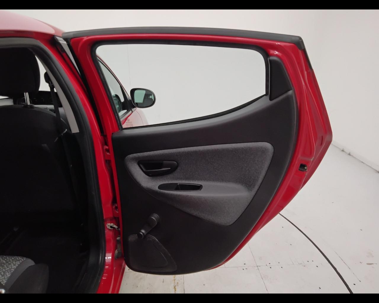 LANCIA Ypsilon III 2015 - Ypsilon 1.0 firefly hybrid Silver s&s 70cv