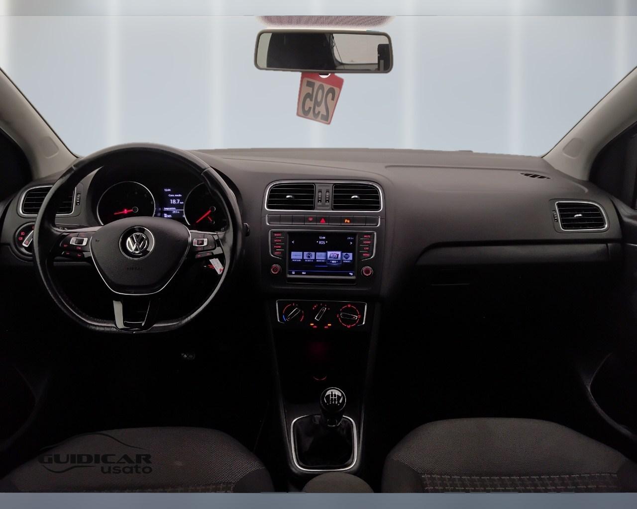 VOLKSWAGEN Polo V 2014 - Polo 5p 1.0 mpi Comfortline 75cv