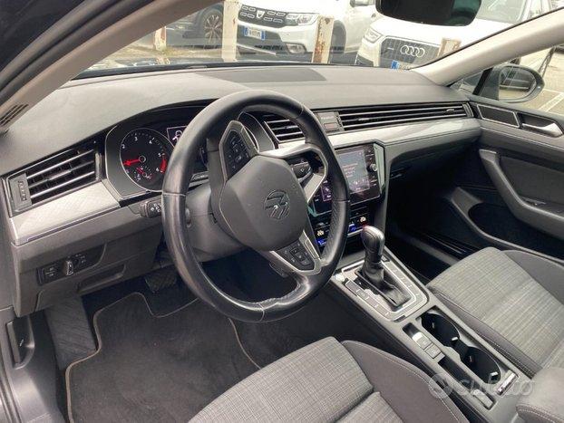 VOLKSWAGEN Passat Variant 2.0 TDI SCR EVO DSG Bu