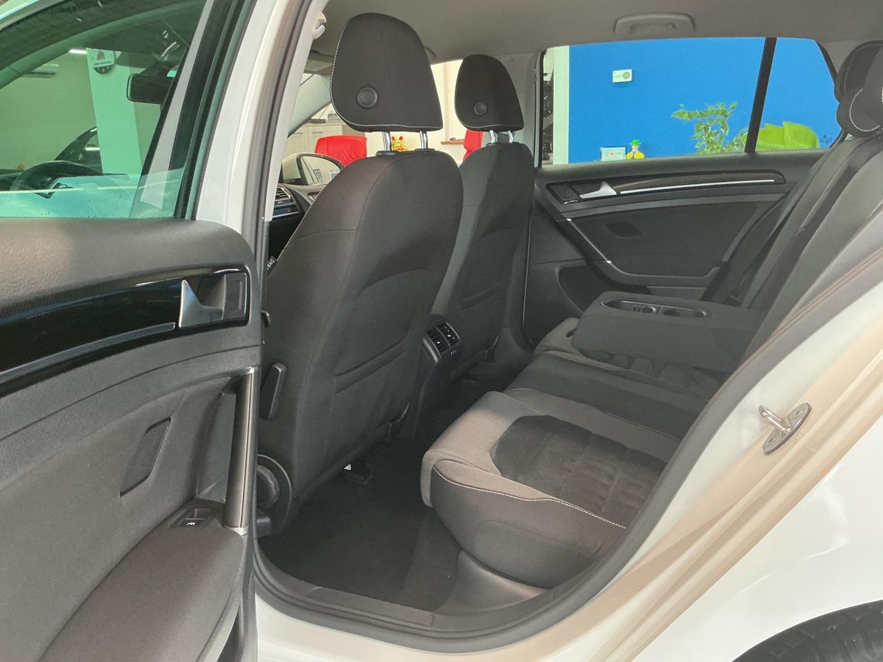 Volkswagen Golf 1.6 Diesel Automatica Neopatentati