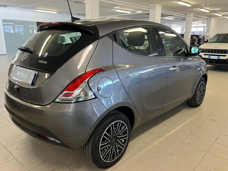 Lancia Ypsilon 1.0 FireFly 5 porte S&S Hybryd Gold