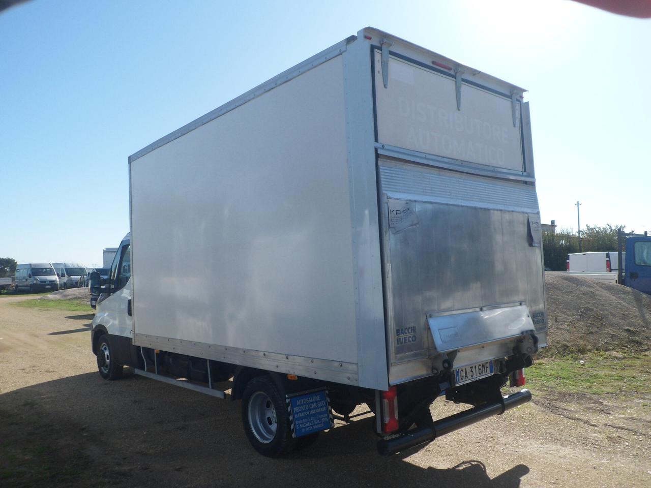 Iveco Daily 35c16 furgonatura con pedana