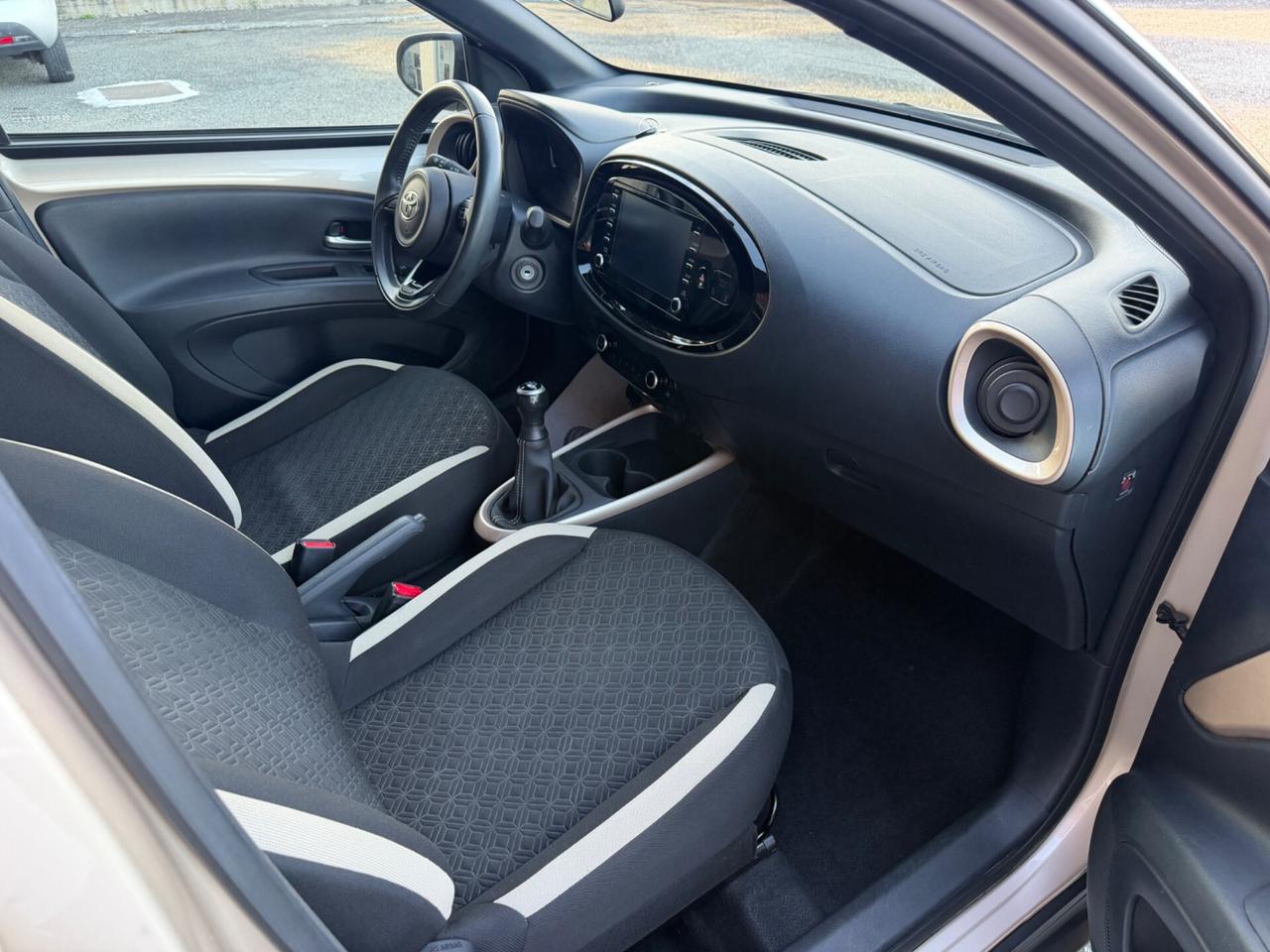 Toyota Aygo X 1.0 VVT-i 72 CV 5 porte Trend
