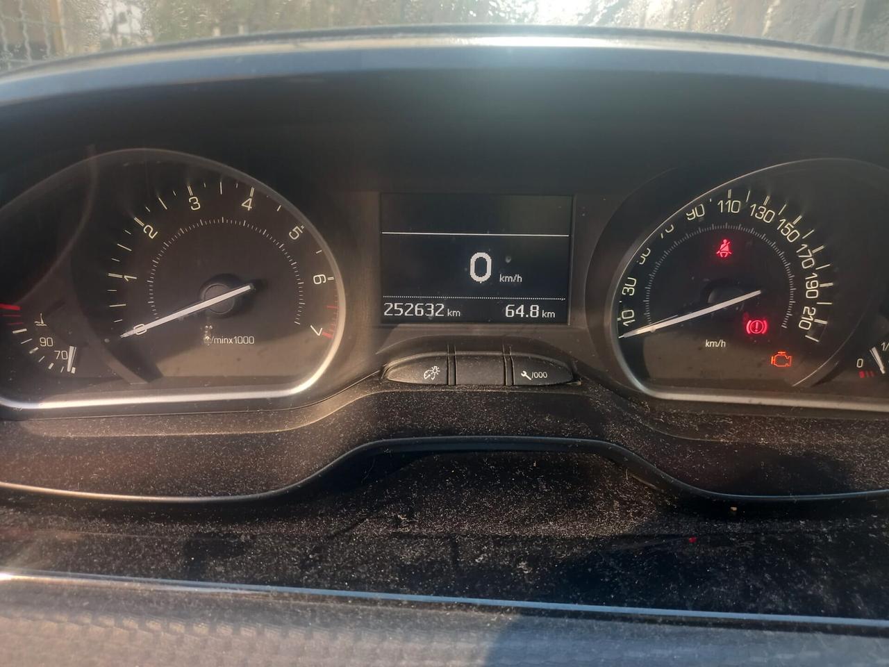 Peugeot 208 , 5p. GPL CON PROBLEMI AL MOTORE