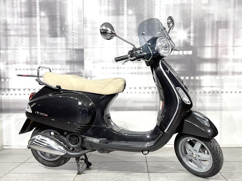 Piaggio Vespa LX 150