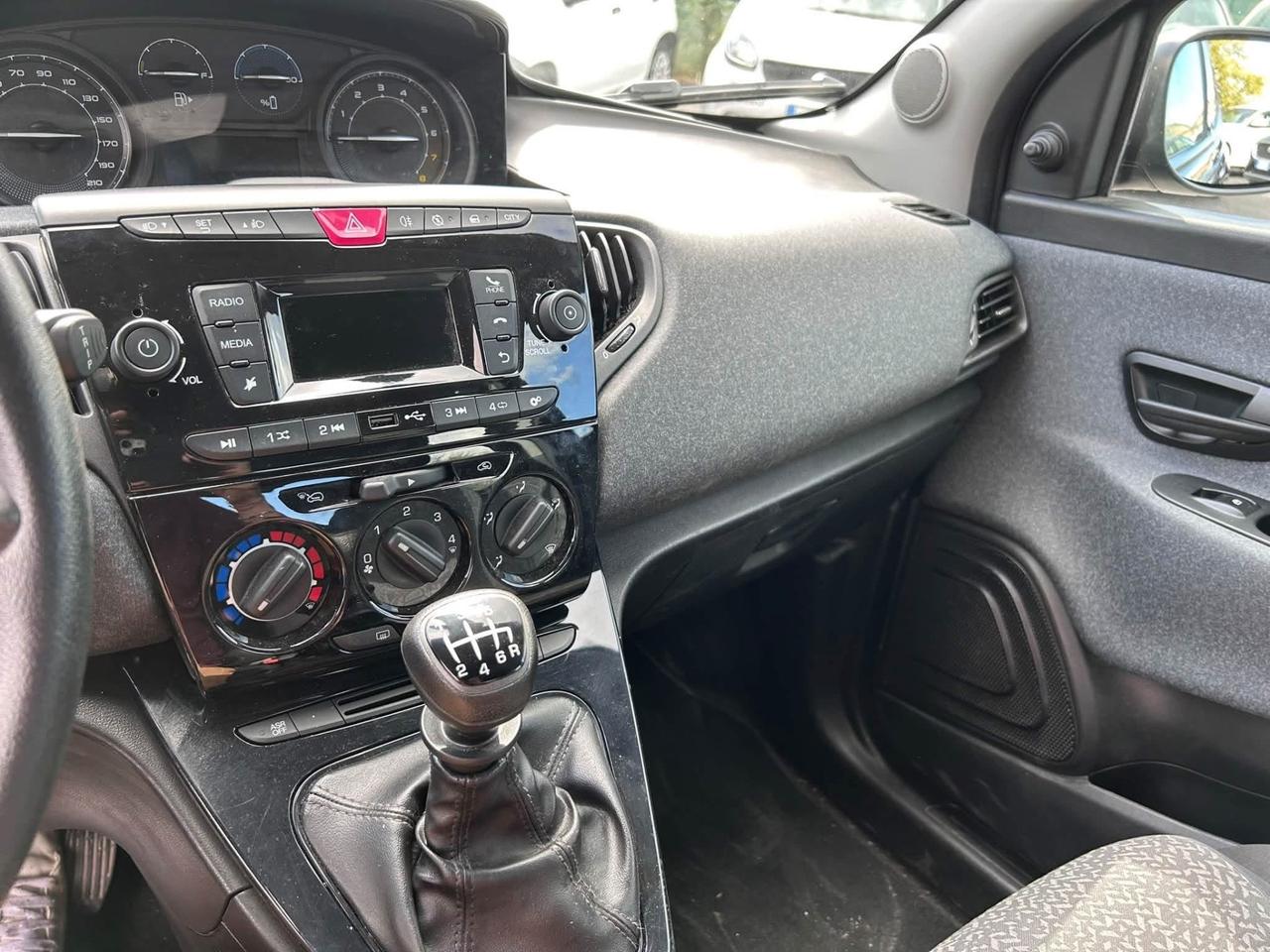 Lancia Ypsilon 1.0 FireFly 5 porte S&S Hybrid UnYca