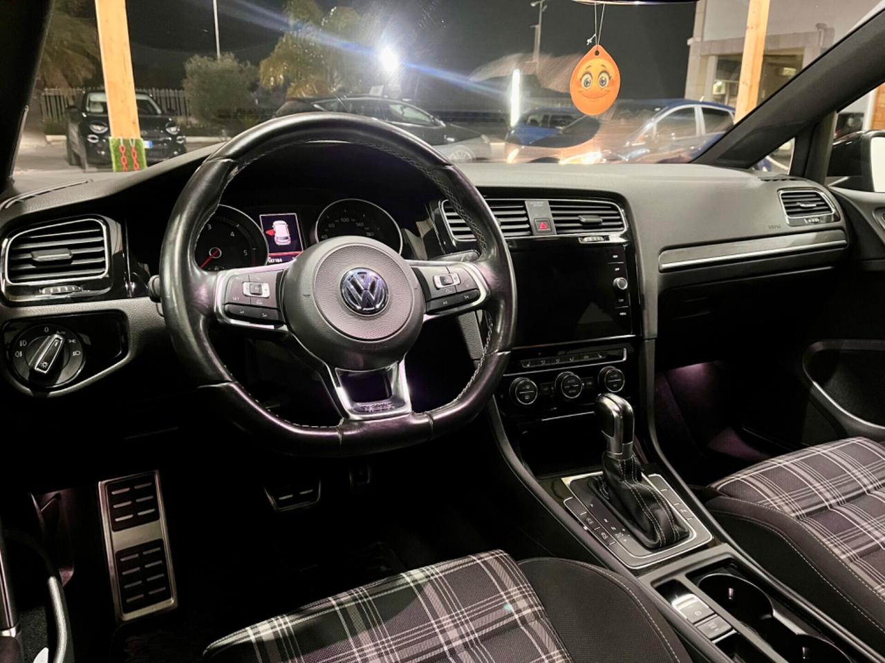 Volkswagen Golf GTD 2.0 TDI DSG 5p