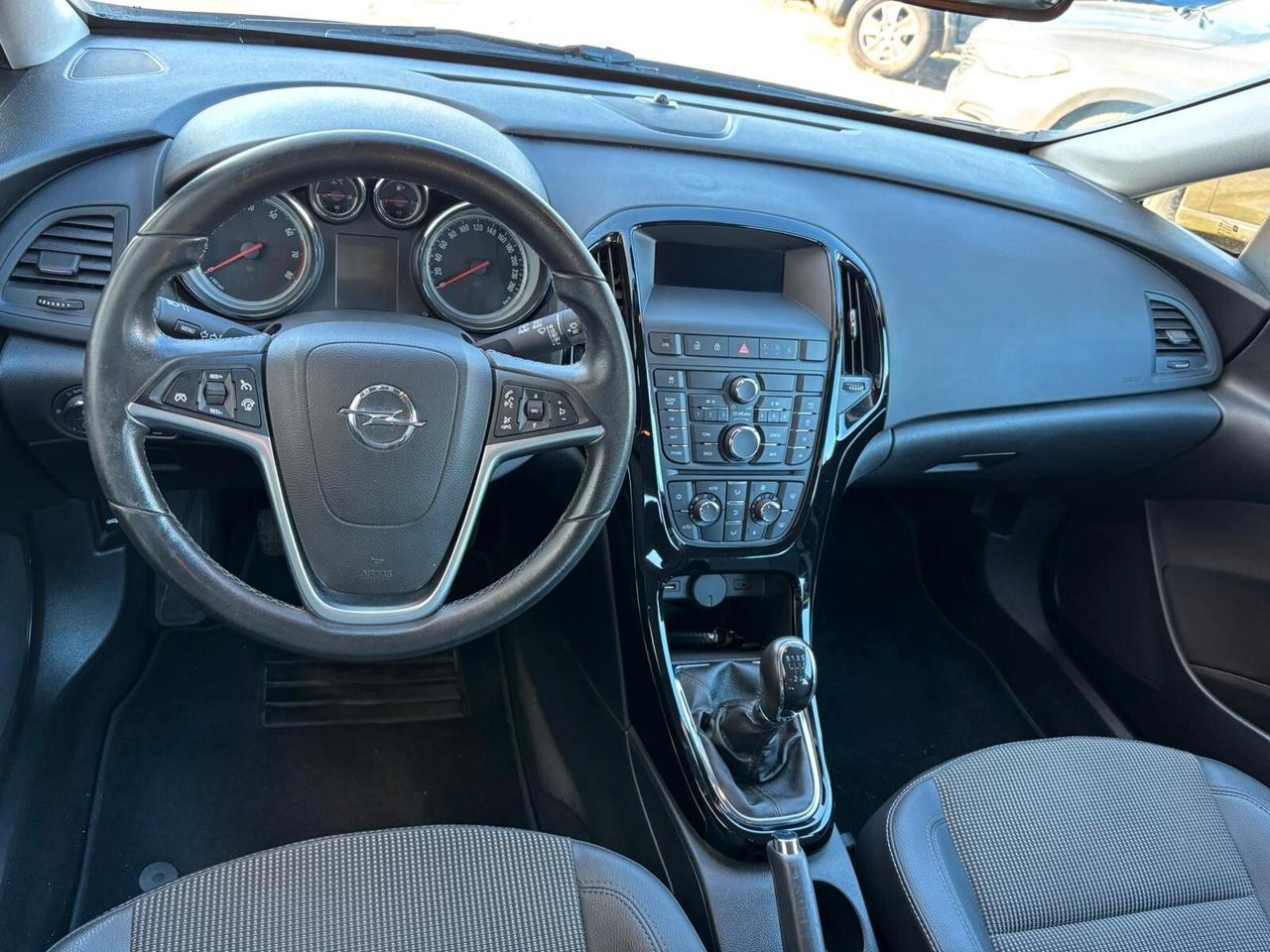 Opel Astra 1.4 Turbo 140CV Sports Tourer GPL Tech Cosmo