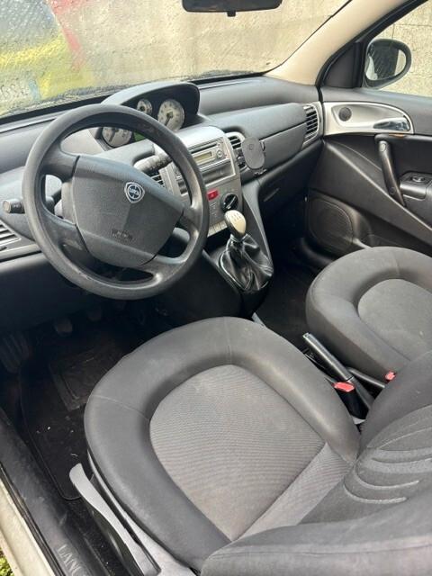 Lancia Ypsilon 1.2 69 CV Platinum
