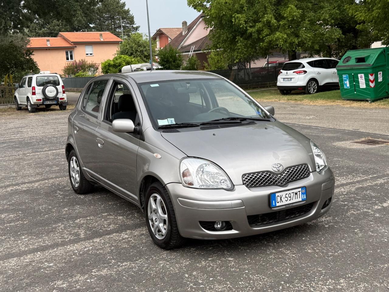 Toyota Yaris 1.3i 16V cat 5 porte Sol