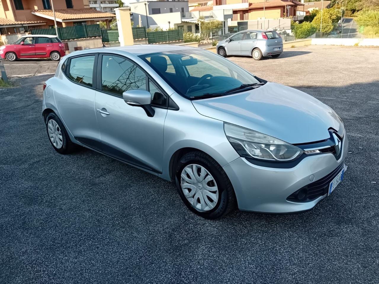 Renault Clio 1.2 75CV 5 porte Zen