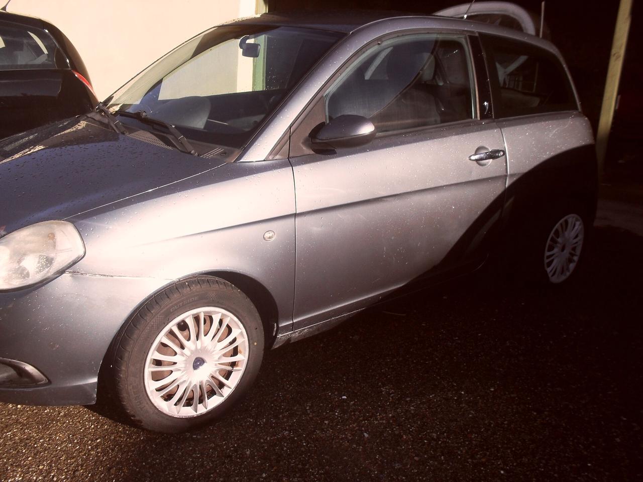 Lancia Ypsilon 1.2 Argento