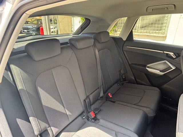 AUDI Q3 35 TDI S tronic Business Advanced