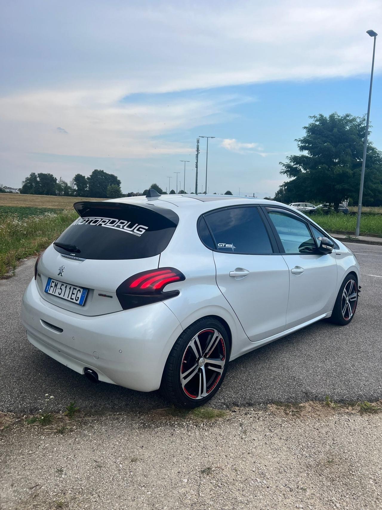 Peugeot 208 BlueHDi 120 S&S 5 porte GT Line