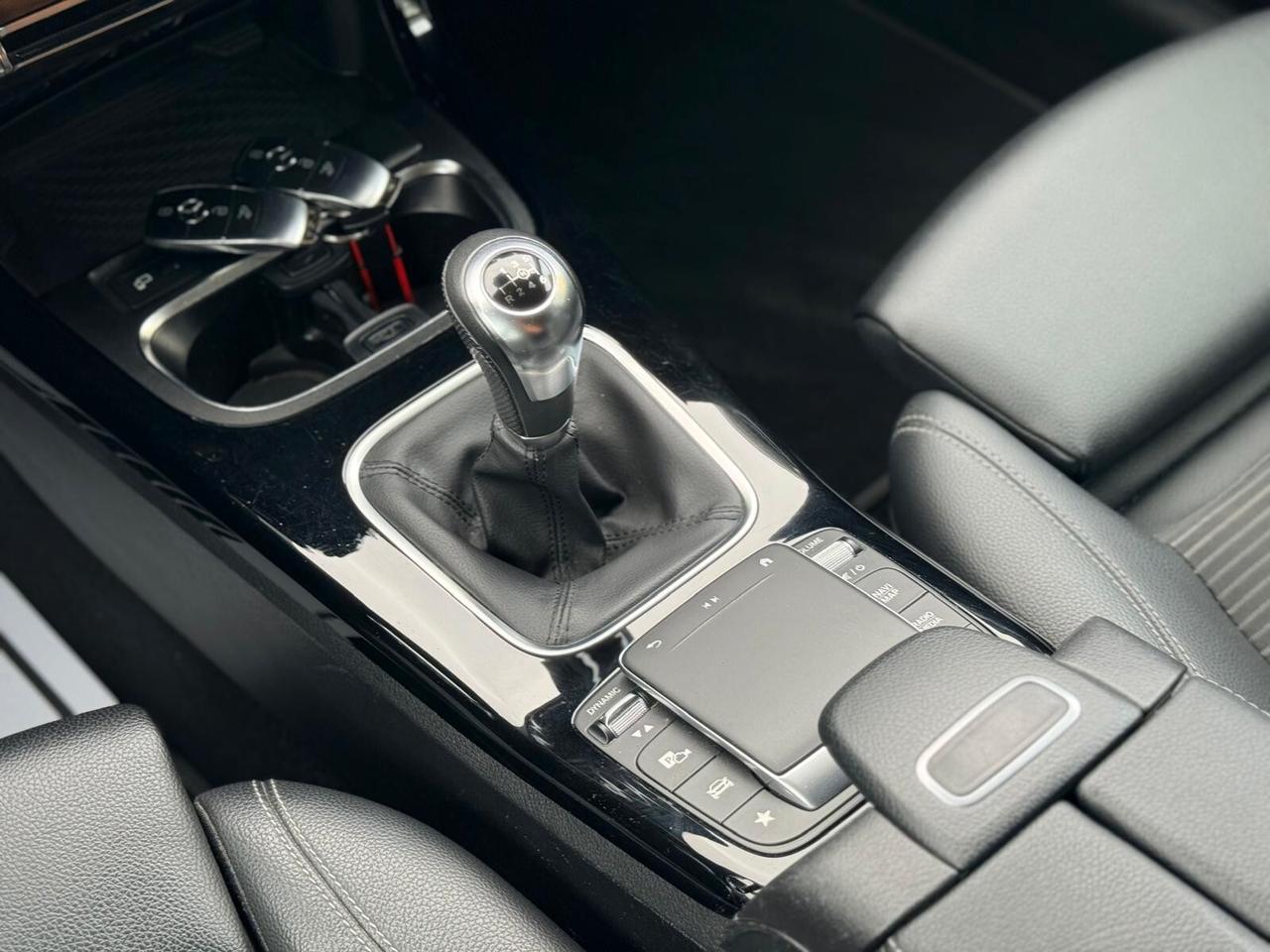 Mercedes-benz A 180 Premium pack AMG 136cv